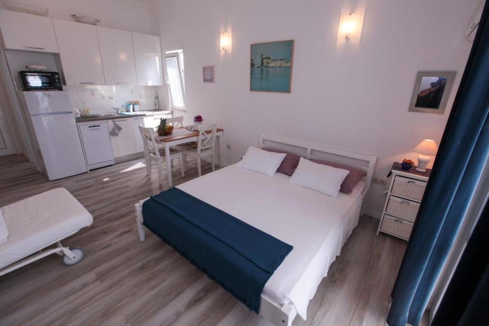 Apartments Luka Rogoznica  Kültér fotó