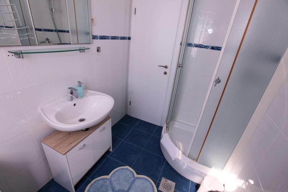 Apartments Luka Rogoznica  Kültér fotó